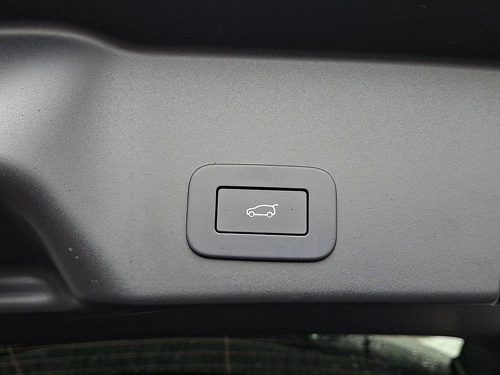 Used 2025 Land Rover Range Rover Evoque S AWD/4WD image 29