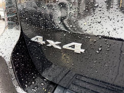 Used 2022 Jeep Grand Cherokee Laredo E image 9