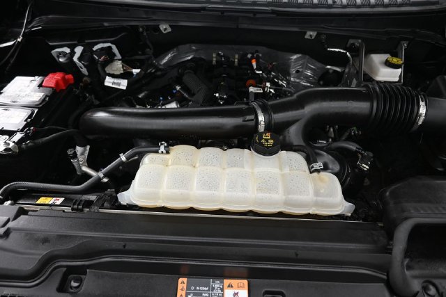 Certified 2025 Ford Expedition Active AWD/4WD image 35