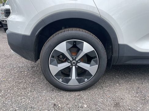 Used 2023 Volvo XC40 B5 Plus AWD/4WD image 31