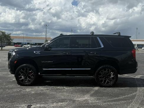 Used 2021 GMC Yukon SLT w/ SLT Premium Package AWD/4WD image 2