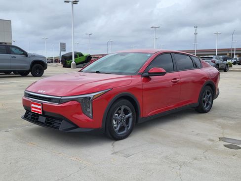 Used 2026 Kia K4 LXS image 1