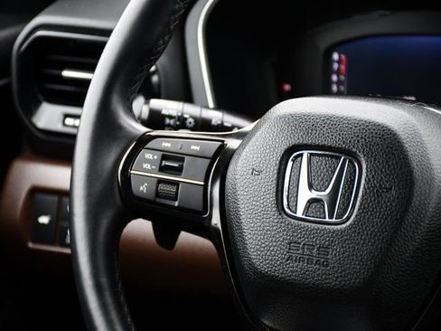 Used 2024 Honda Pilot Elite image 22