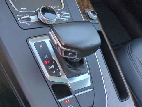 Used 2018 Audi Q5 2.0T Premium Plus w/ Premium Plus Package image 12