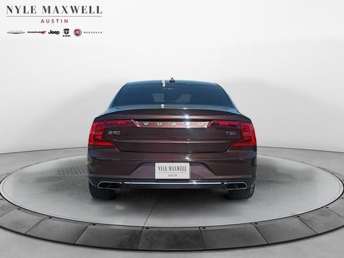 Used 2018 Volvo S90 T5 Momentum w/ Convenience Package image 15