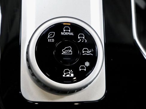 New 2026 Mitsubishi Outlander SE image 30