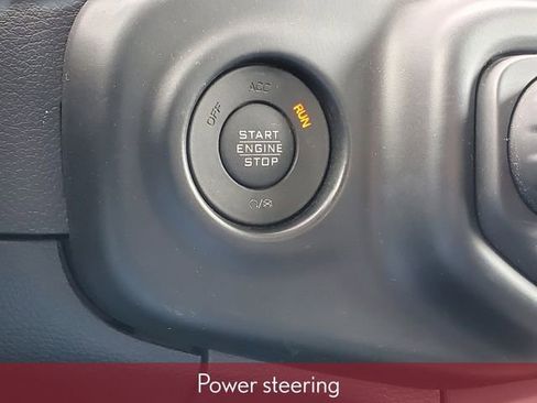 Used 2022 Jeep Wrangler Unlimited Sahara AWD/4WD image 18