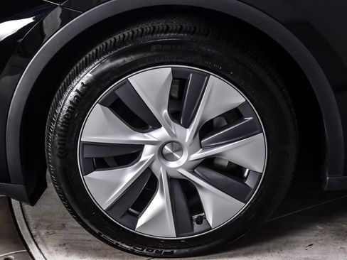 Used 2023 Tesla Model Y Long Range AWD/4WD image 10