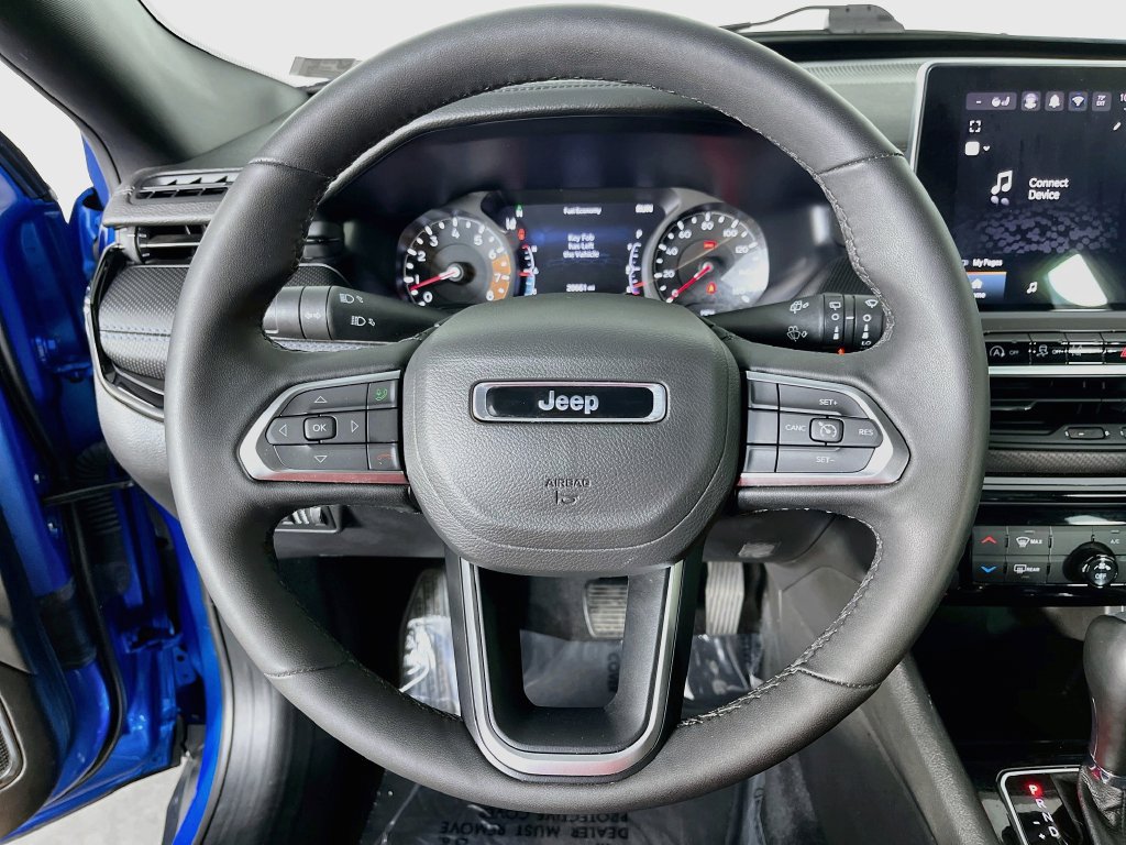 Used 2025 Jeep Compass Latitude w/ Altitude Special Edition AWD/4WD image 13