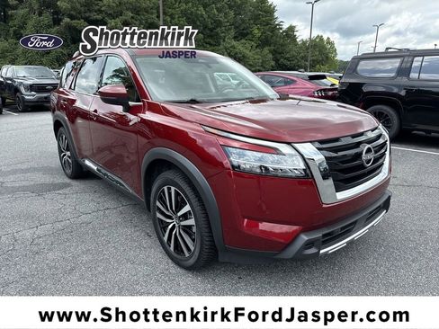 Used 2023 Nissan Pathfinder Platinum AWD/4WD image 1