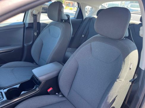 Used 2025 Kia K4 FWD image 37