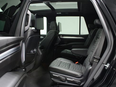 Used 2025 Cadillac Escalade V image 14