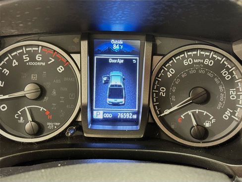 Used 2021 Toyota Tacoma TRD Off-Road w/ TRD Premium Off Road Package AWD/4WD image 12