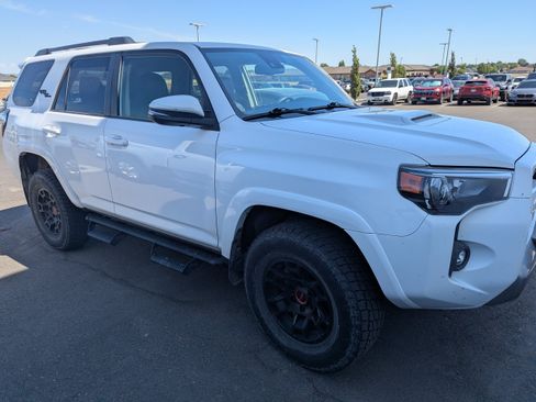 Used 2022 Toyota 4Runner TRD Off-Road Premium AWD/4WD image 5