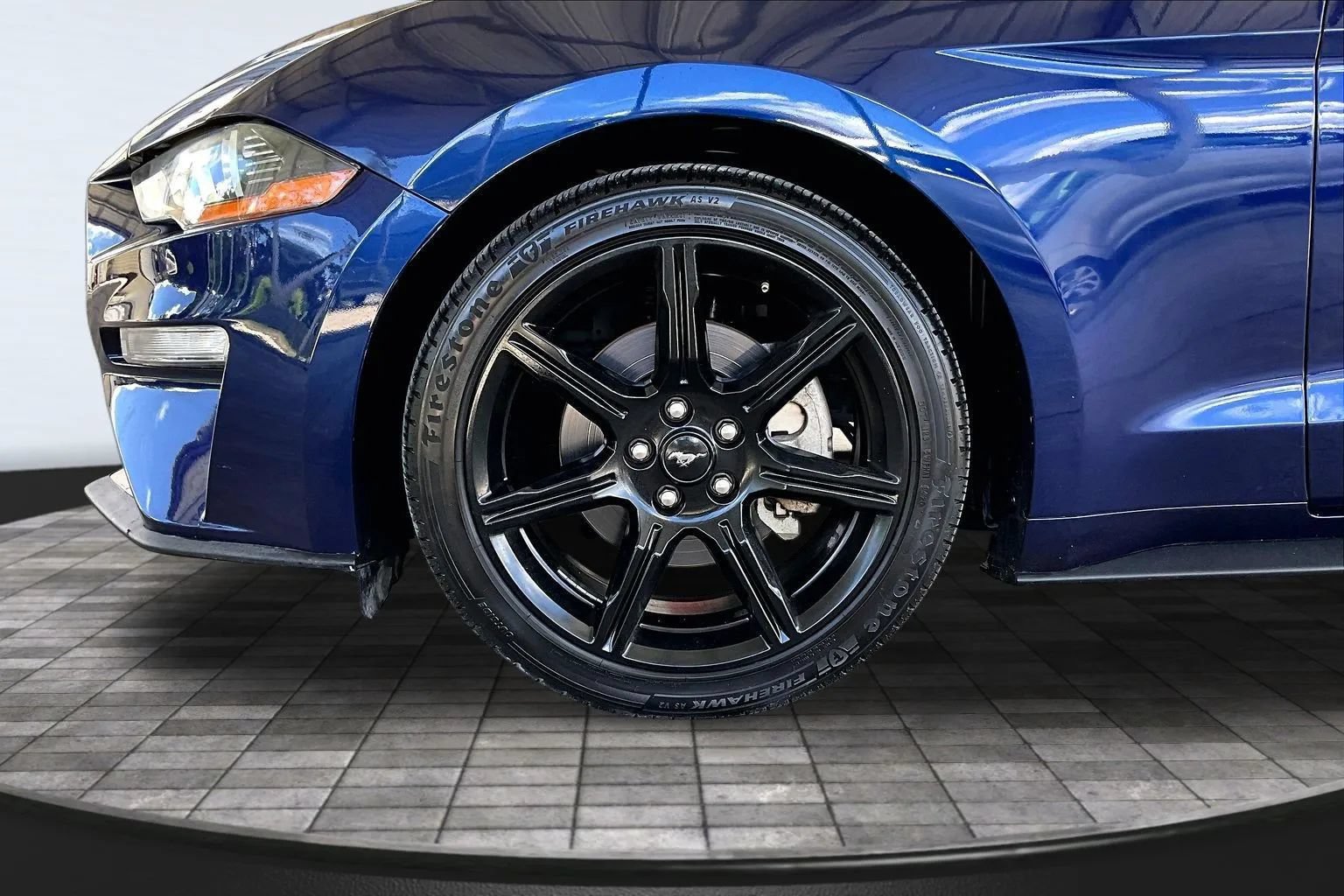 Used 2019 Ford Mustang Coupe w/ Equipment Group 101A RWD image 30