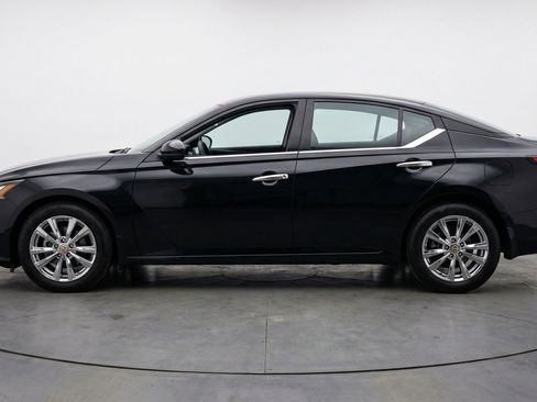 Used 2025 Nissan Altima 2.5 SV FWD image 5