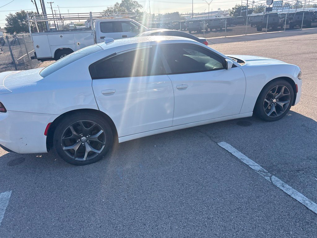 Used 2015 Dodge Charger SXT RWD image 13