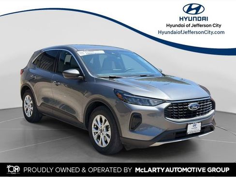 Used 2024 Ford Escape Active w/ Cold Weather Package FWD image 1