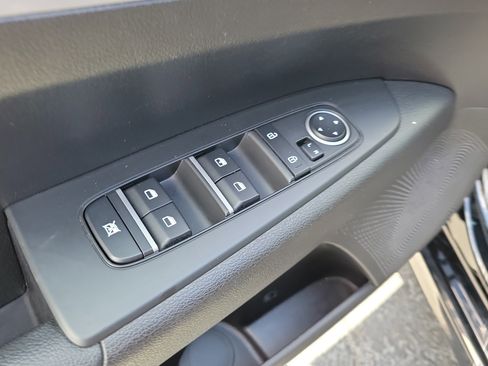 Used 2023 Kia Forte LXS w/ LXS Technology Package FWD image 19