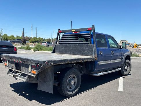 Used 2004 Chevrolet Silverado 2500 LS w/ Skid Plate Package AWD/4WD image 11