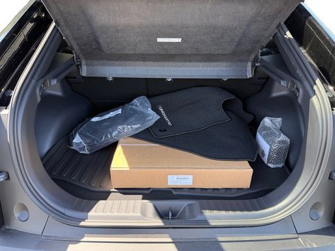 New 2026 Subaru Uncharted Premium FWD image 17