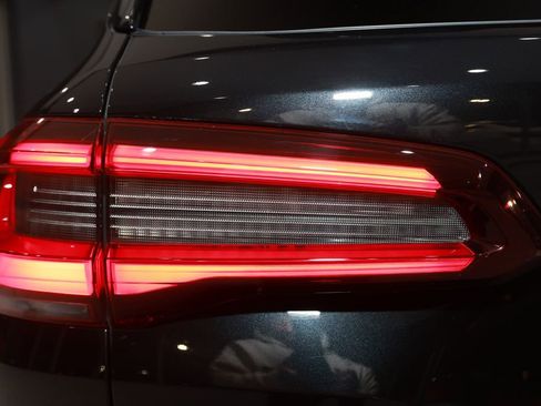 Used 2021 BMW X5 M w/ Competition Package image 41