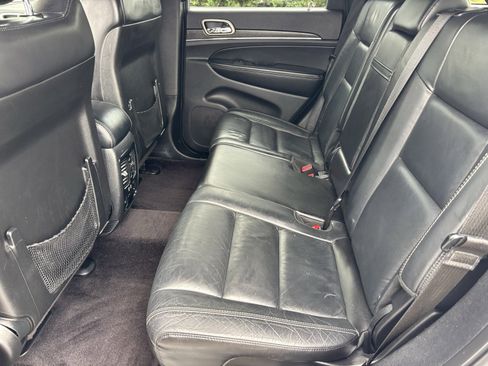 Used 2017 Jeep Grand Cherokee Limited image 19