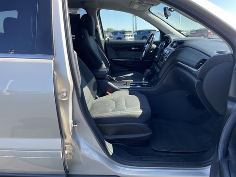 Used 2016 Chevrolet Traverse LT w/ Style and Technology Package AWD/4WD image 24