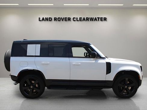 Used 2025 Land Rover Defender 110 V8 image 5