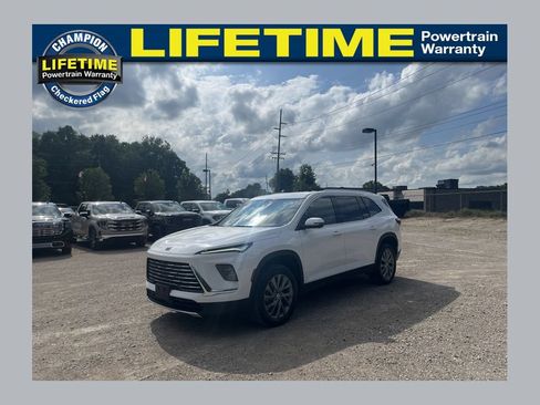Used 2025 Buick Enclave Preferred AWD/4WD image 1
