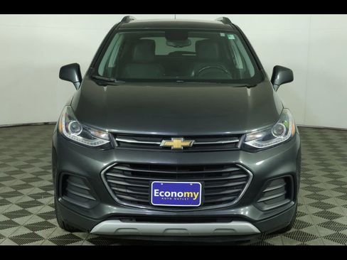 Used 2018 Chevrolet Trax LT w/ LT Convenience Package FWD image 7
