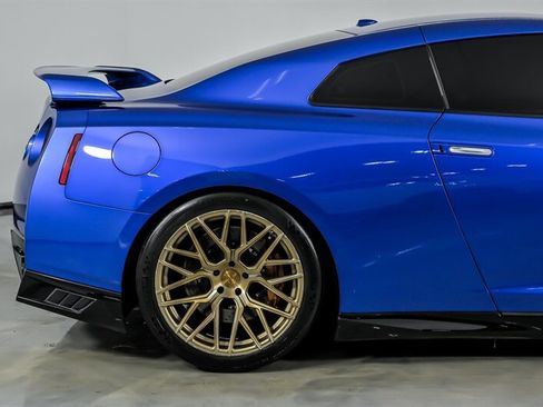 Used 2020 Nissan GT-R Premium AWD/4WD image 13