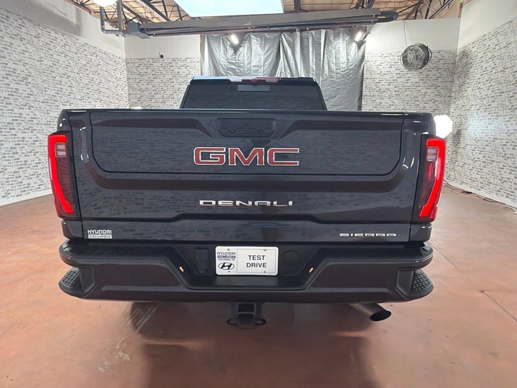 Used 2025 GMC Sierra 2500 Denali AWD/4WD image 6