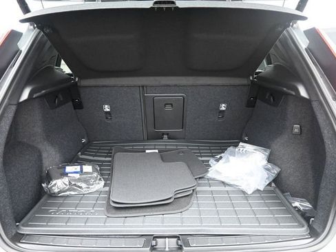 New 2026 Volvo XC40 B5 Ultra w/ Protection Package Premier image 27