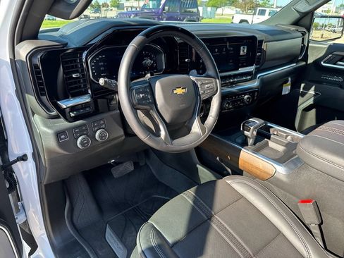 Used 2026 Chevrolet Silverado 1500 High Country AWD/4WD image 17