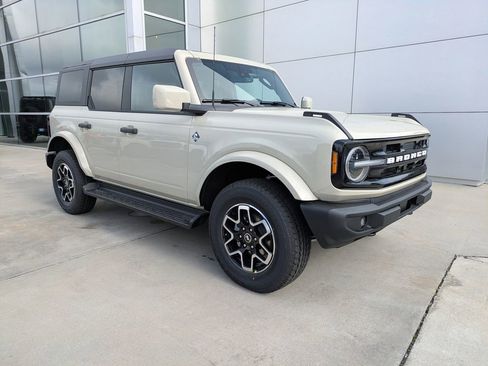 New 2026 Ford Bronco Outer Banks image 2