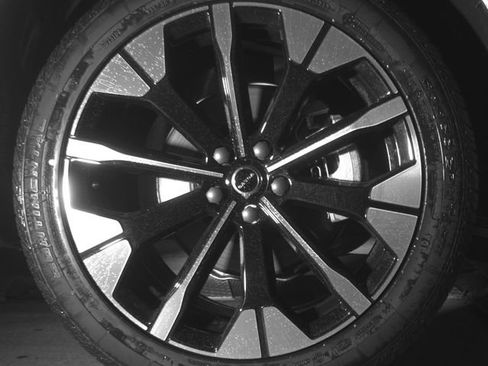 New 2026 Volvo XC60 B5 Plus w/ Protection Package Premier image 39