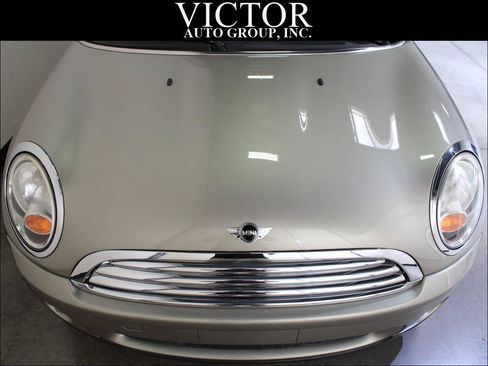Used 2009 MINI Cooper Clubman Hardtop FWD image 3