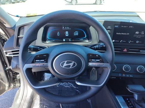 New 2026 Hyundai Elantra SE w/ Cargo Package FWD image 19