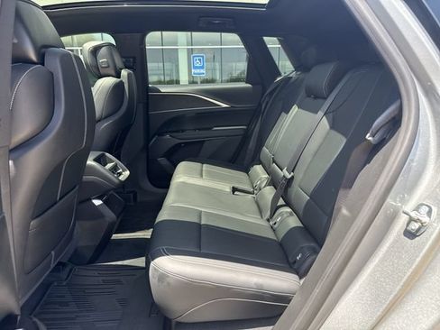 Used 2025 Cadillac Lyriq Sport AWD/4WD image 10