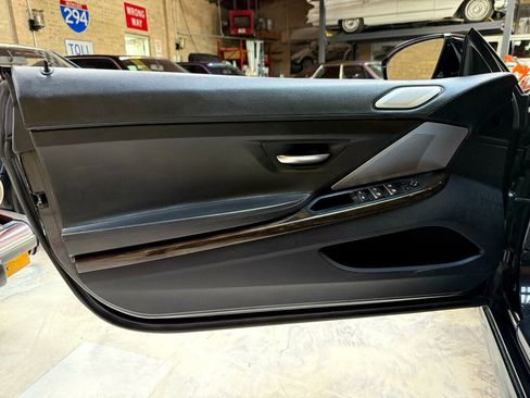 Used 2015 BMW M6 Convertible RWD image 32