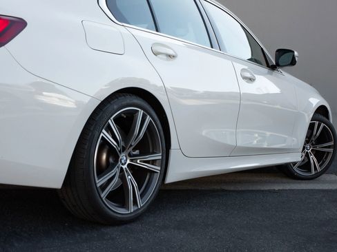 Used 2024 BMW 330i Sedan w/ Premium Package image 33