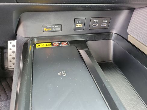 Used 2025 Toyota Camry SE w/ Multimedia Upgrade Package FWD image 18