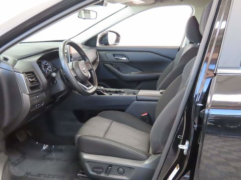 Used 2024 Nissan Rogue SV image 16