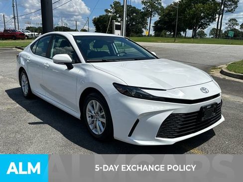 Used 2025 Toyota Camry LE FWD image 3