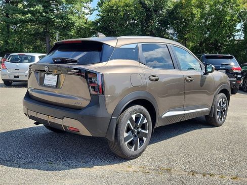 New 2025 Nissan Kicks SV w/ SV Premium Package image 4