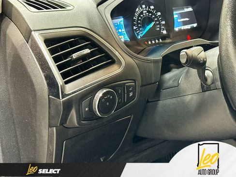 Used 2022 Ford Edge Titanium AWD/4WD image 13