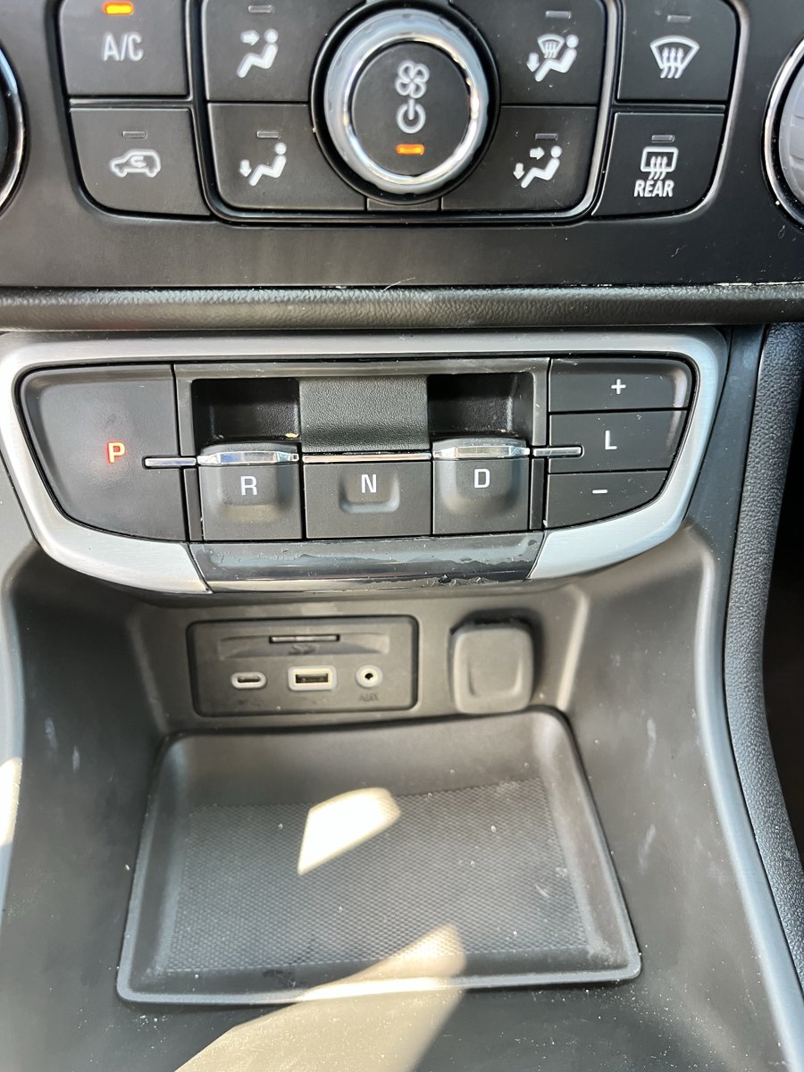 Used 2022 GMC Terrain SLE w/ Driver Convenience Package FWD image 15