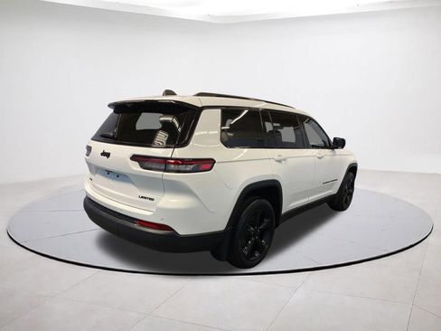 Certified 2025 Jeep Grand Cherokee L Limited w/ Luxury Tech Group II AWD/4WD image 7