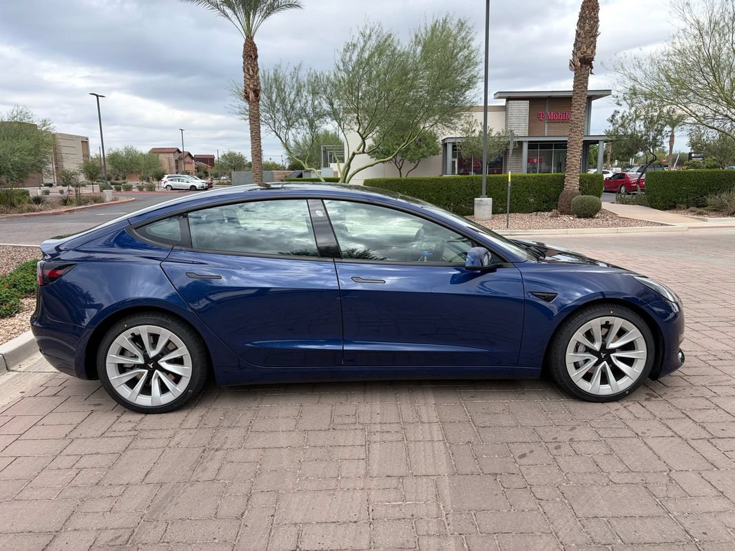 Used 2022 Tesla Model 3 RWD image 2